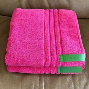 NWT KATE SPADE NEW YOORK 2 BATH TOWELS SET in HOT PINK Measures (30" x 56")